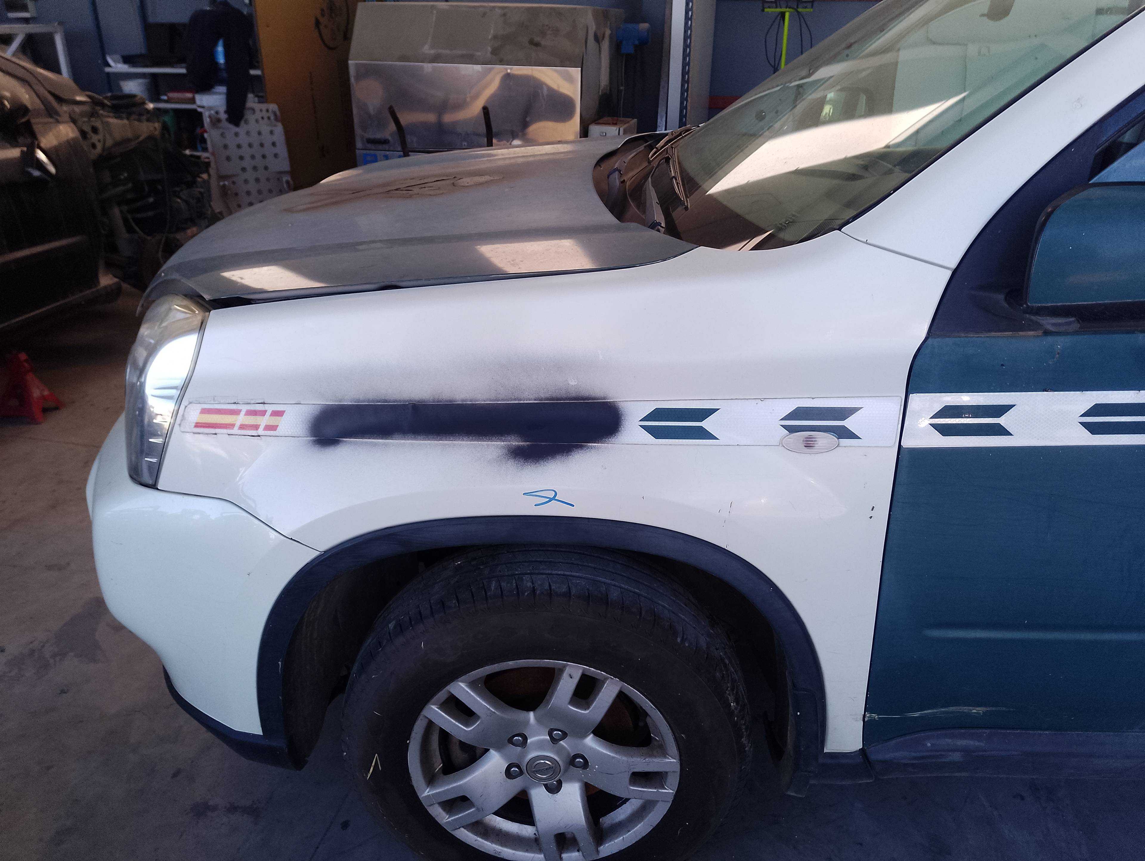 Recambio de aleta delantera izquierda para nissan x-trail (t31) le referencia OEM IAM   