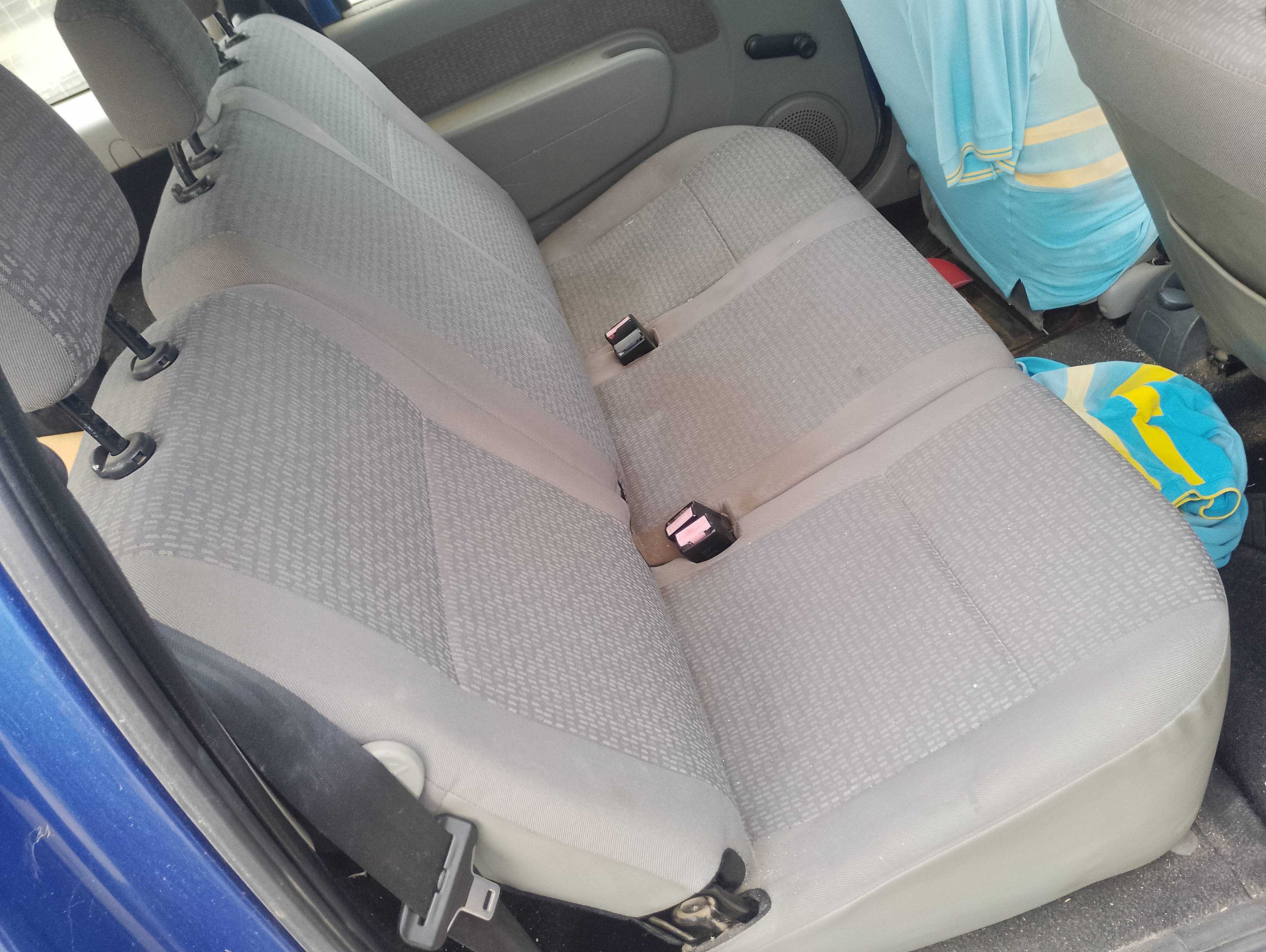 Recambio de asientos traseros para dacia logan 1.5 dci diesel cat referencia OEM IAM   