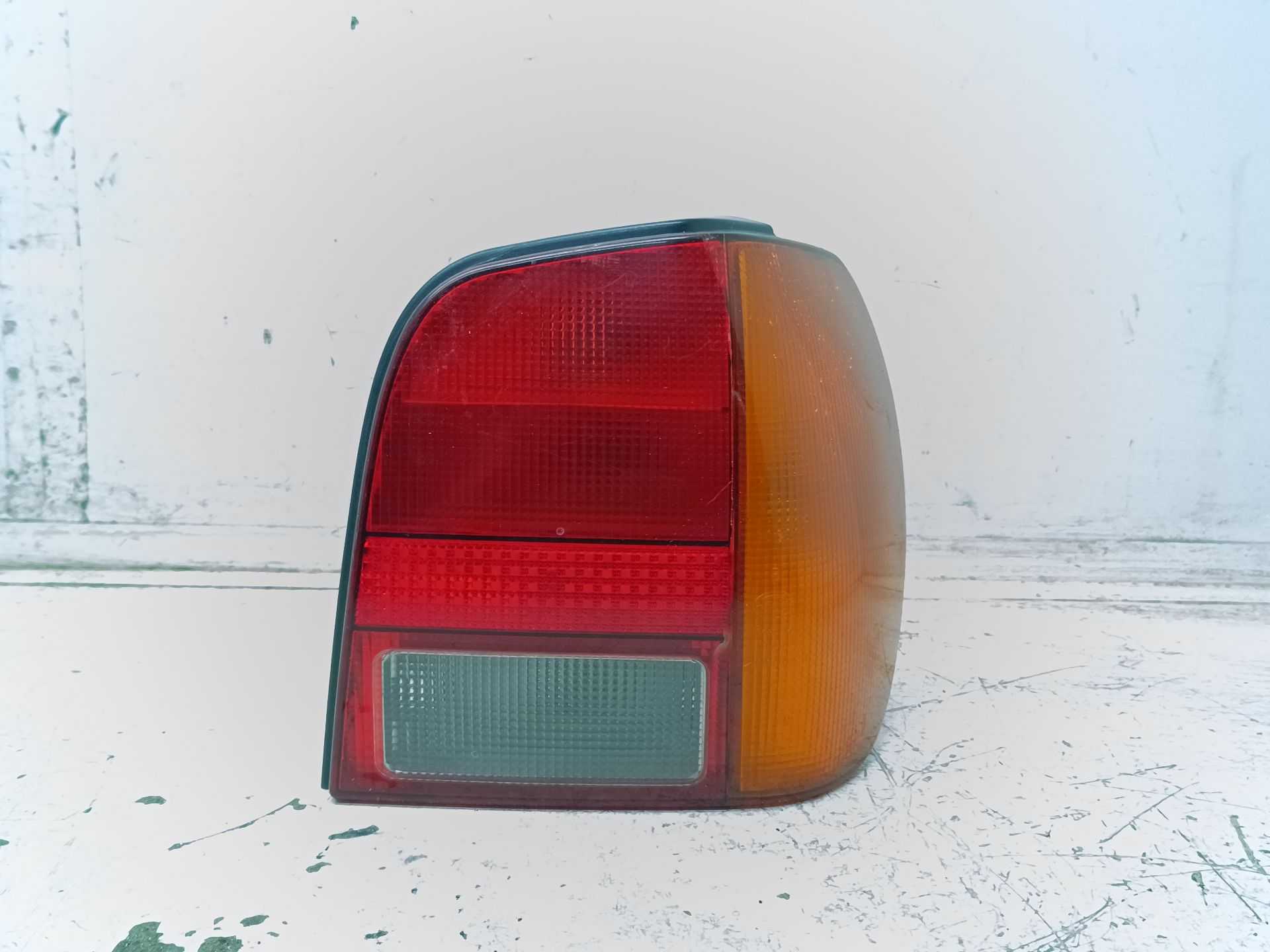 Recambio de piloto trasero derecho para volkswagen polo berlina (6n1) air referencia OEM IAM 6N0945096  