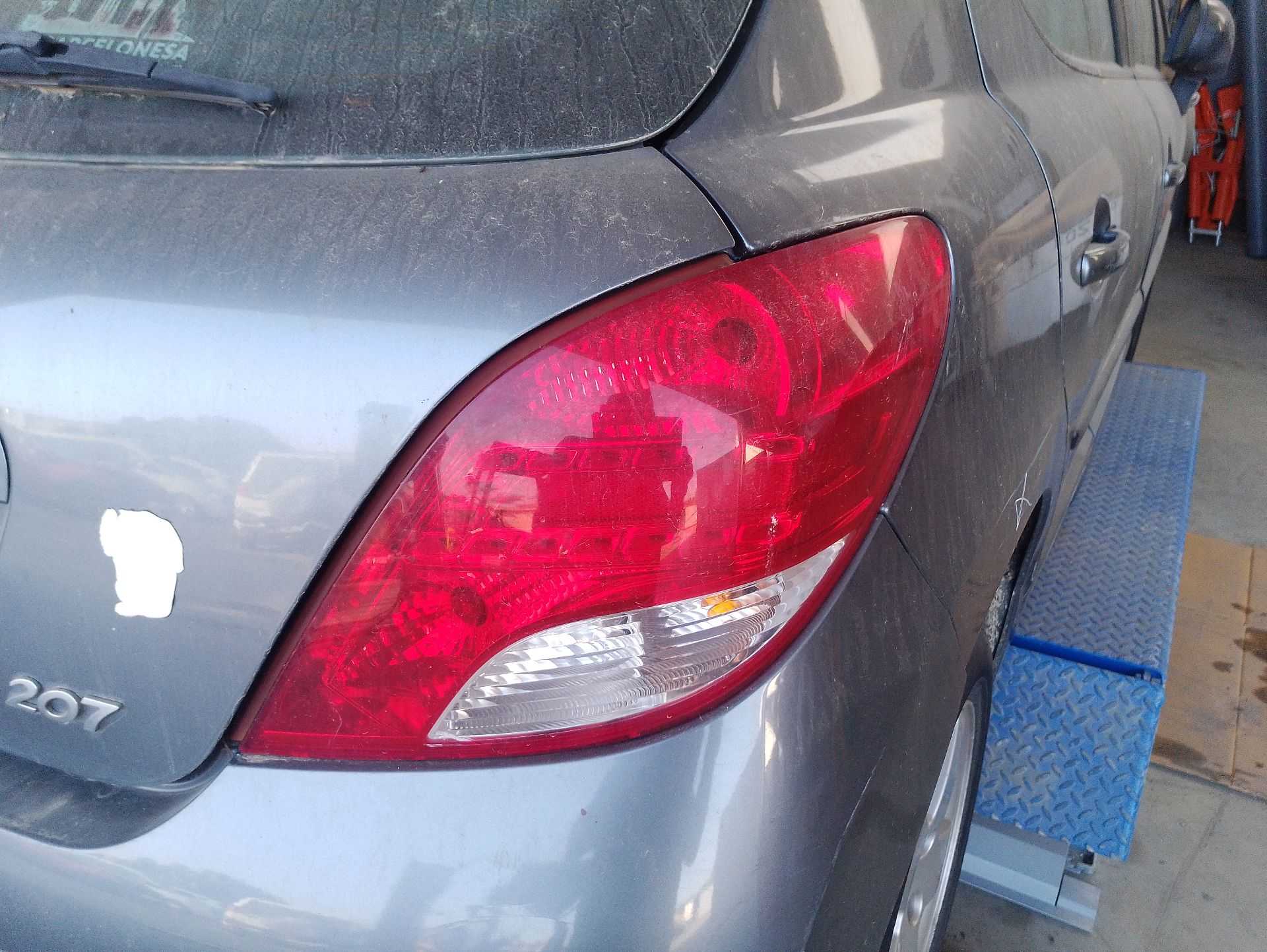 Recambio de piloto trasero derecho para peugeot 207/207+ (wa_, wc_) 1.4 hdi referencia OEM IAM 6351Y7  