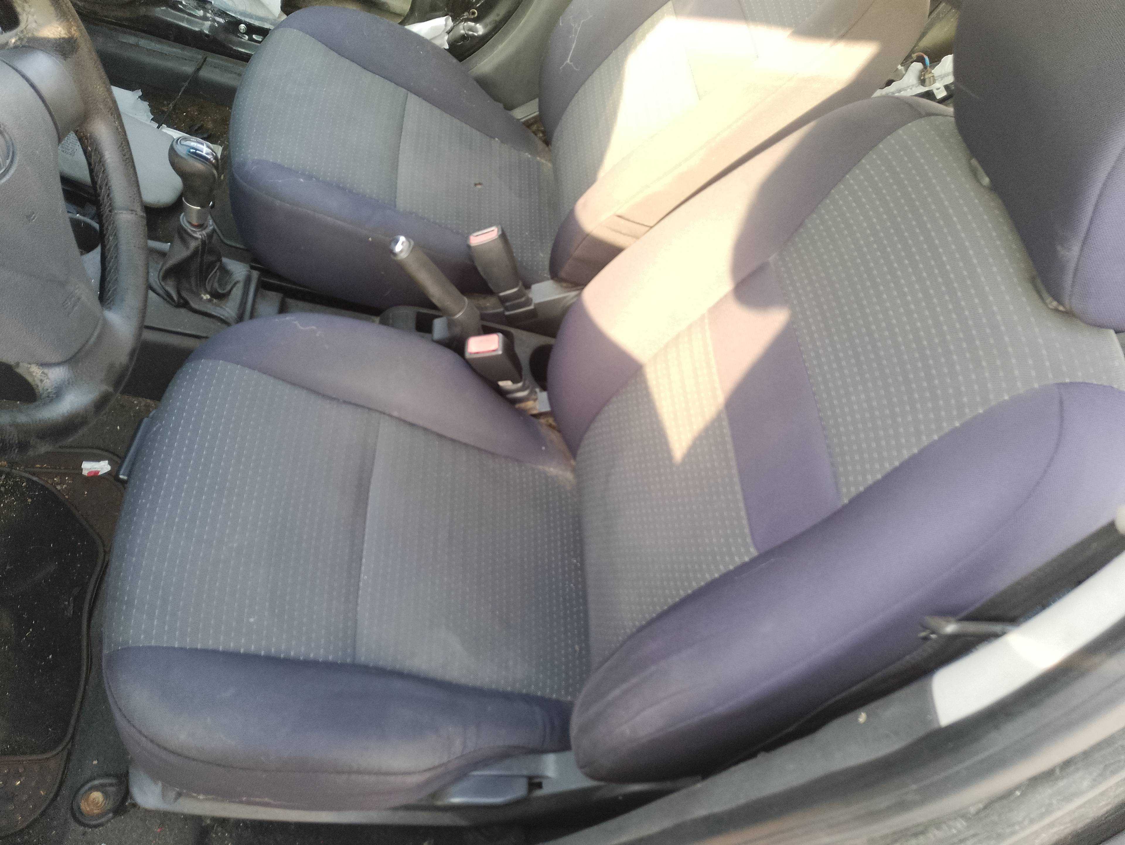 Recambio de asiento delantero izquierdo para hyundai getz (tb) 1.1 básico referencia OEM IAM   