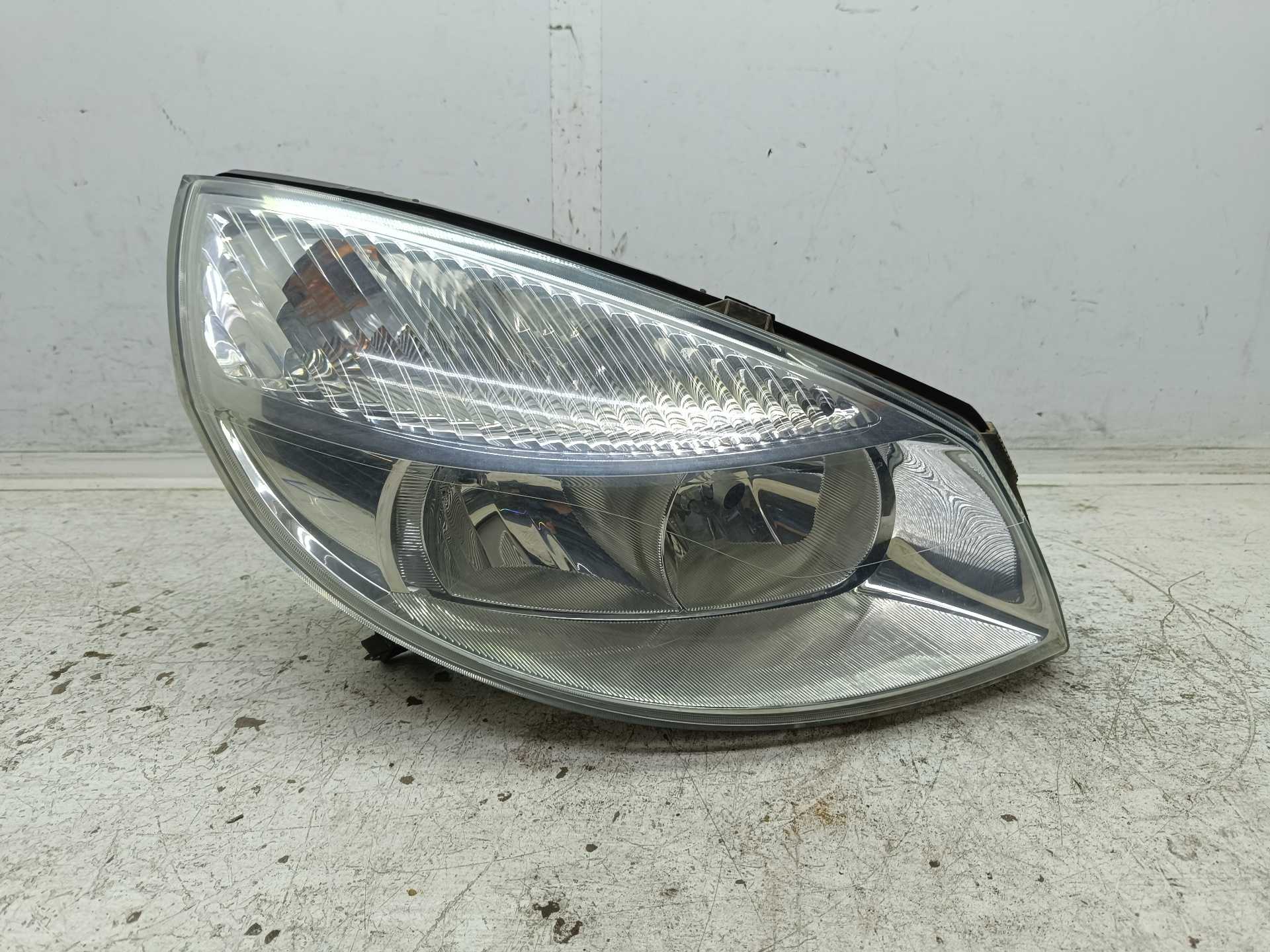 Recambio de faro derecho para renault megane ii berlina 5p authentique referencia OEM IAM 15810400RE  