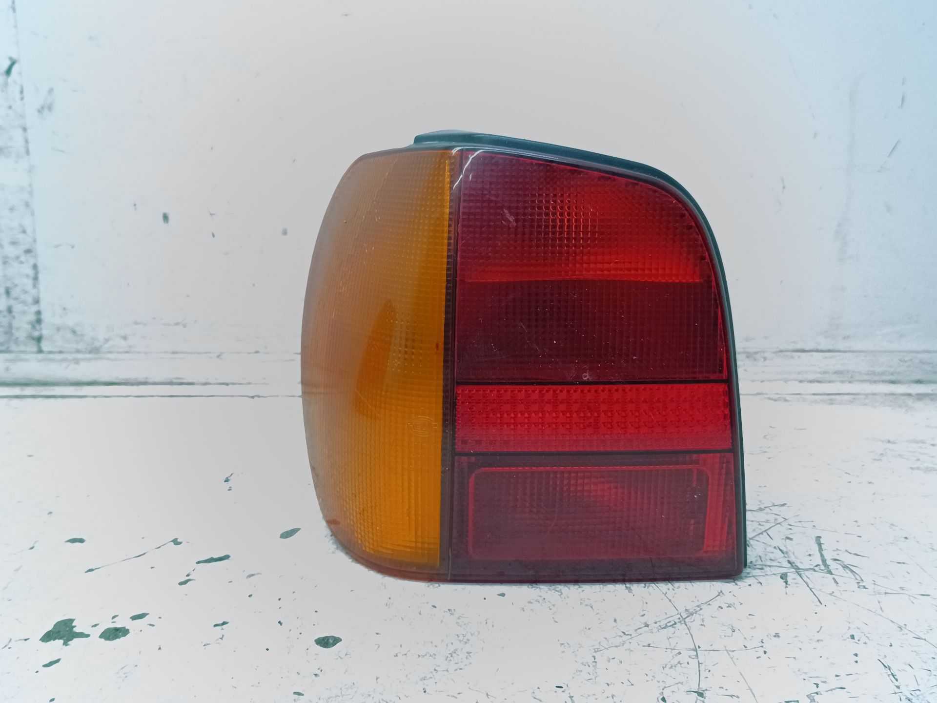 Recambio de piloto trasero izquierdo para volkswagen polo berlina (6n1) air referencia OEM IAM 6N0945257A  