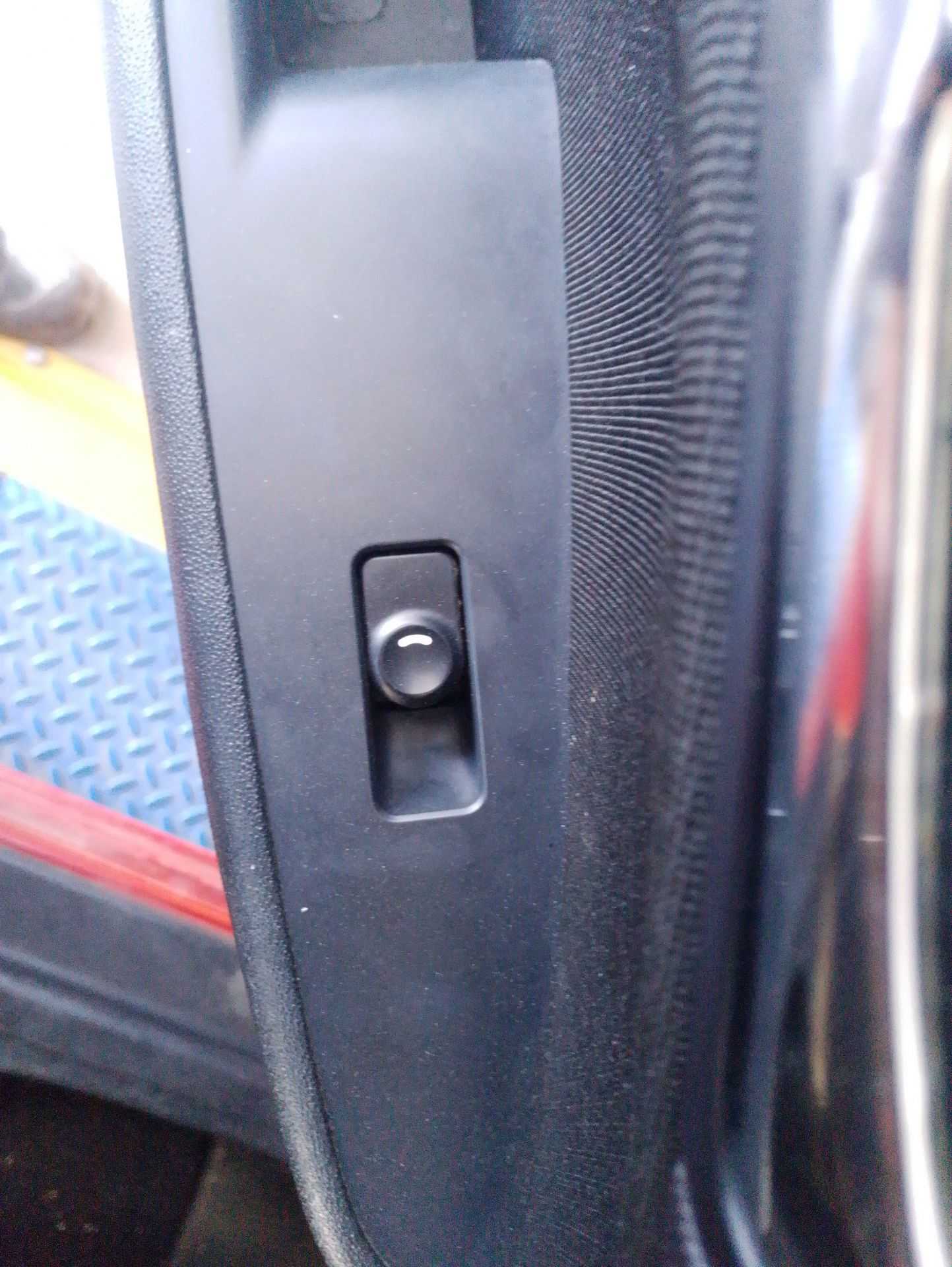 Recambio de mando elevalunas trasero izquierdo para hyundai i30 classic referencia OEM IAM 935802L000  