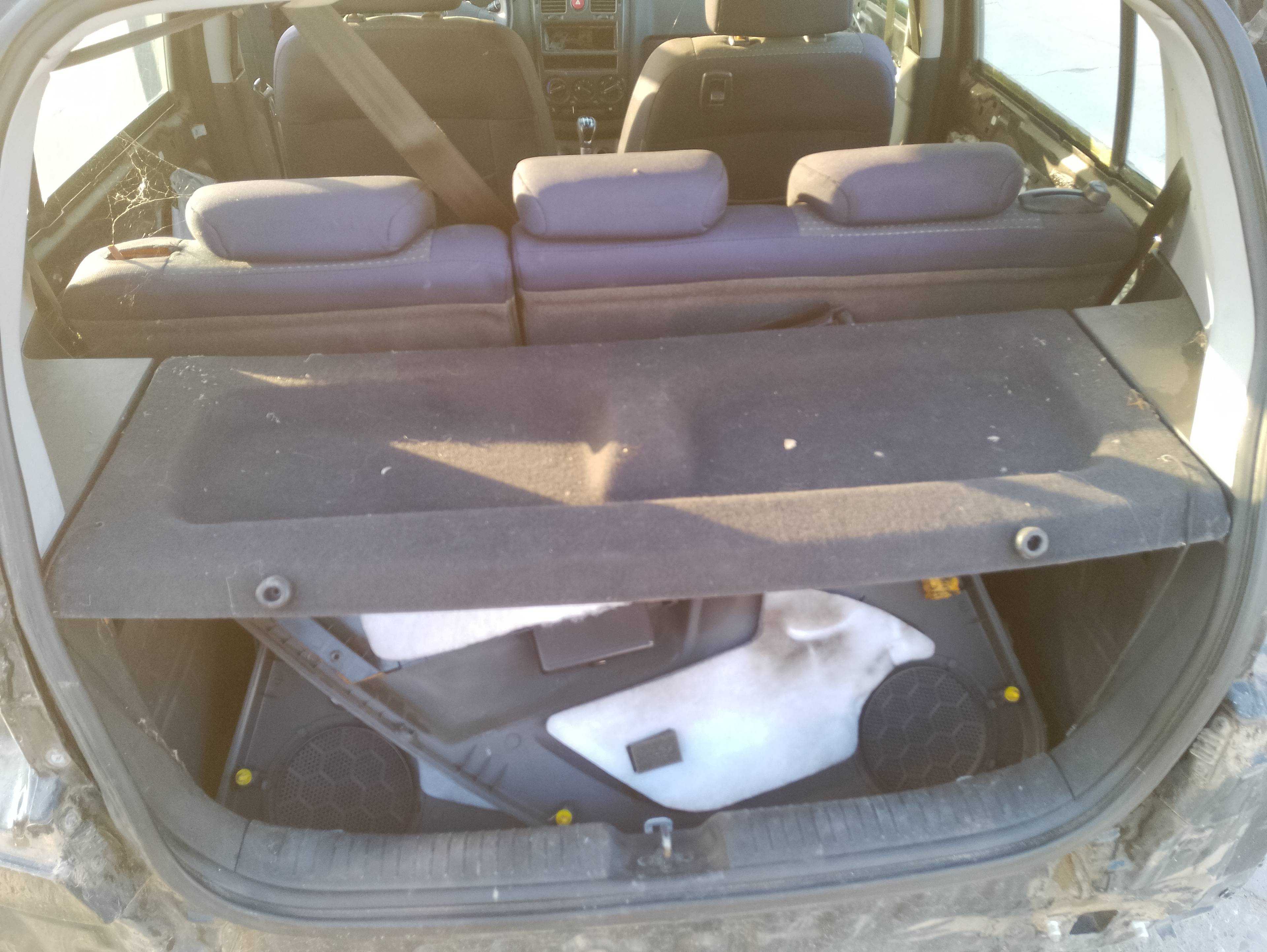 Recambio de bandeja trasera para hyundai getz (tb) 1.1 básico referencia OEM IAM   